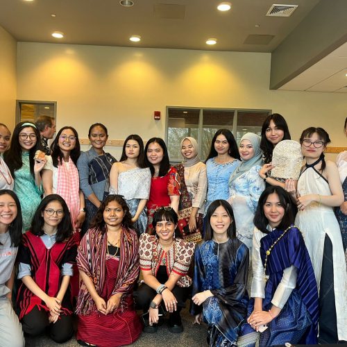 YSEALI students in their traditional attires